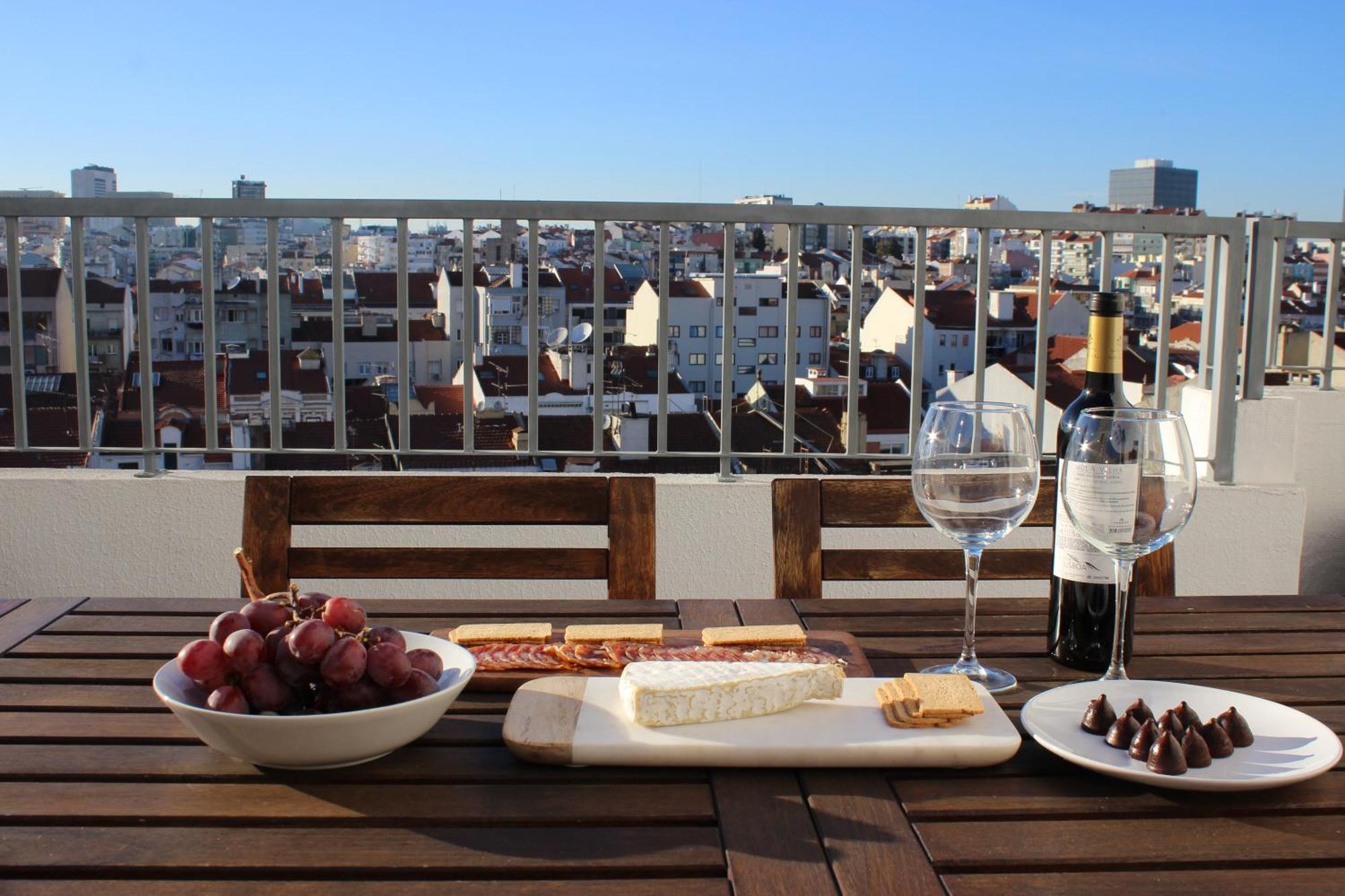 3 Bedroom Penthouse With A/c And Private Terrace Apartment Lisbon