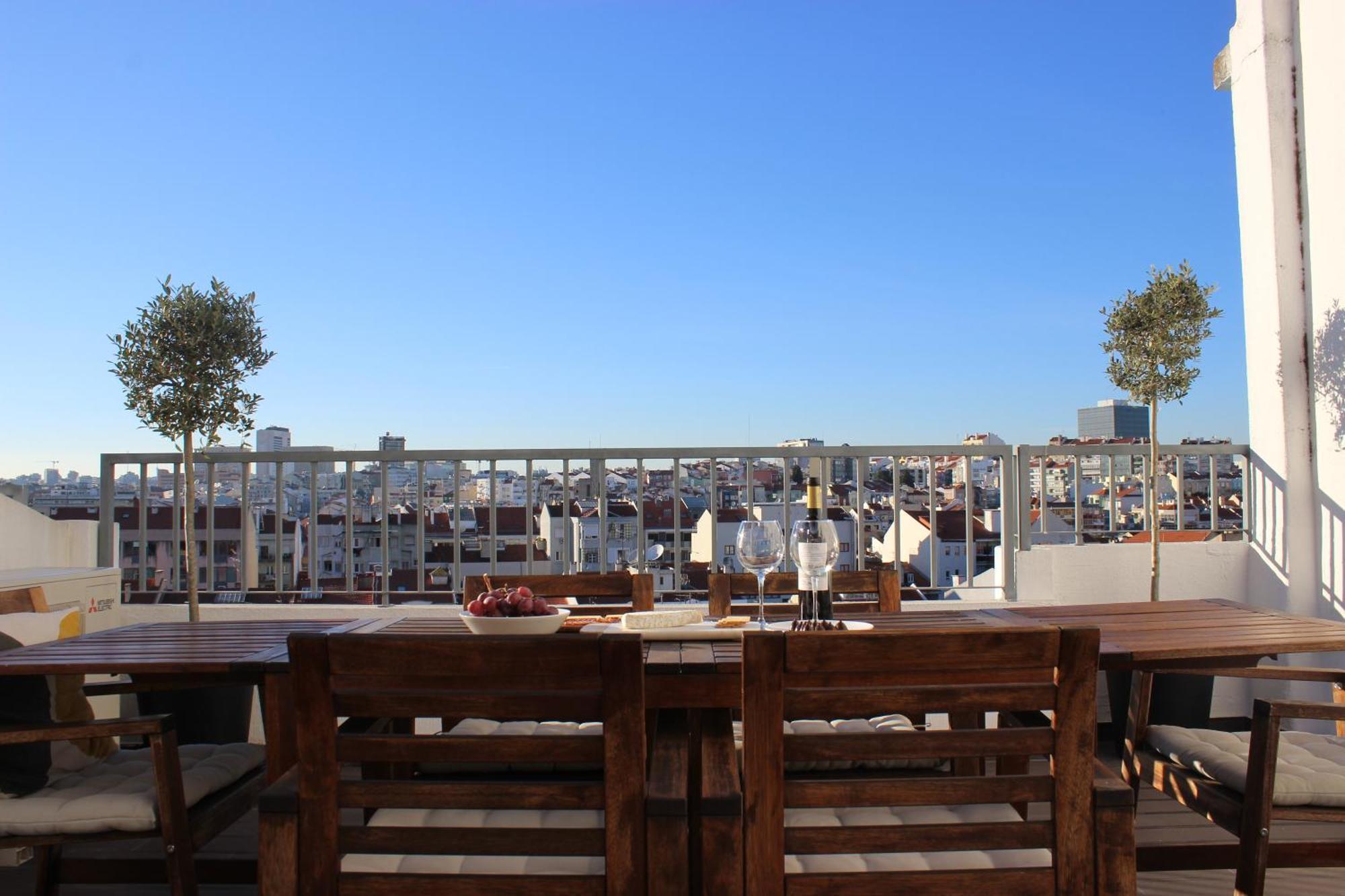 3 Bedroom Penthouse With A/c And Private Terrace Apartment *